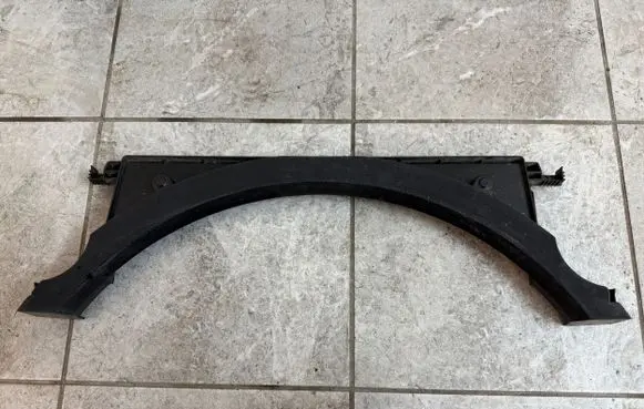 Ford Ranger IV Intercooler air guide/duct channel MB3G8K619BA