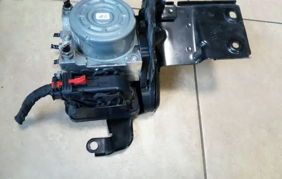 Skoda Octavia Mk3 (5E) ABS Pump 5Q0614517DM NE67763