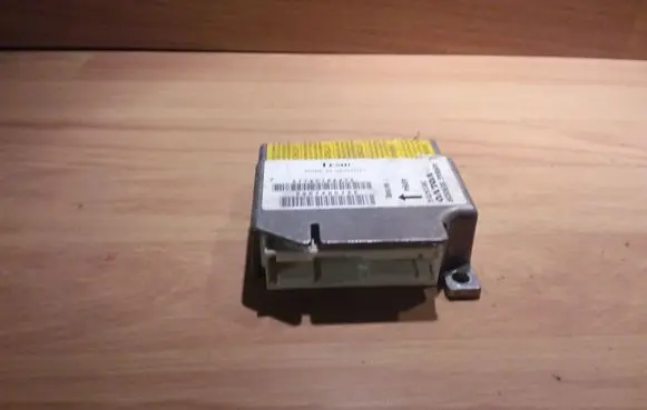 Volvo S40, V40 Airbag control unit/module 30613470G