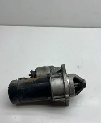 Opel Astra H Starter motor 55556092