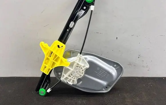 Volkswagen Golf V Rear window lifting mechanism without motor 1K4839462A 5M0839462 1K5839462