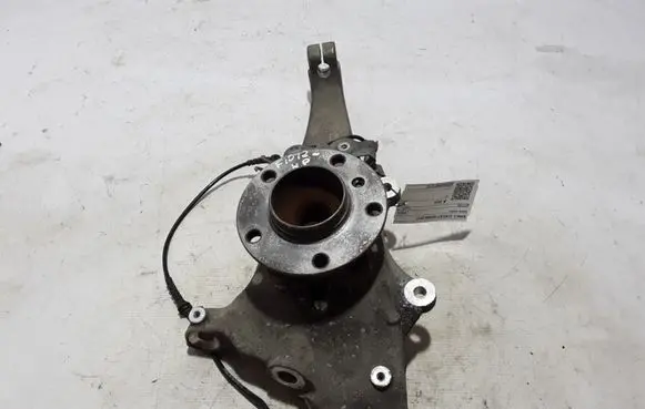 BMW 5 F10 F11 Front wheel hub 6777751