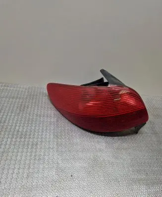 Peugeot 206 Rear/tail lights 2531g