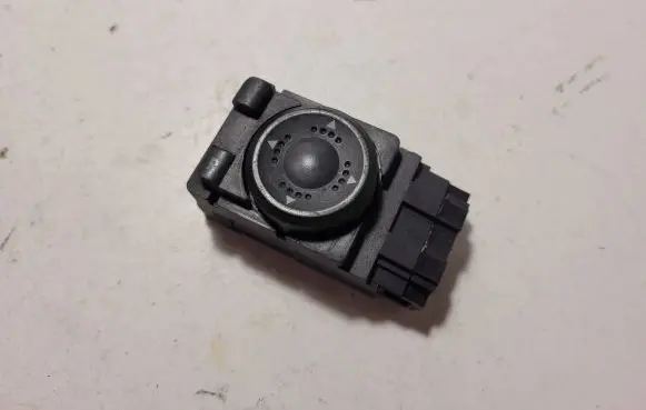 Volkswagen PASSAT B5 Wing mirror switch 3B1959565