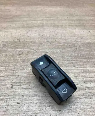 BMW 5 E39 Sunroof switch 8352182