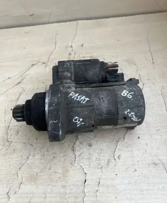 Volkswagen PASSAT B6 Starter motor 02M911023H 02M911023