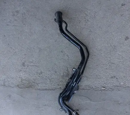 Mazda 3 III Fuel tank filler neck pipe H19D10B107