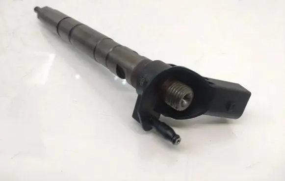 Audi A6 S6 C6 4F Fuel injector 059130277AJ 0445115054