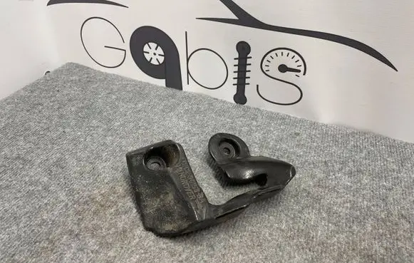 Land Rover Range Rover Evoque L551 Engine mounting bracket K8D23C156BA