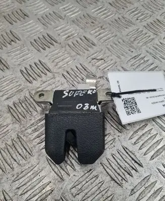 Skoda Superb B5 (3U) Tailgate/trunk/boot lock/catch/latch 827505A