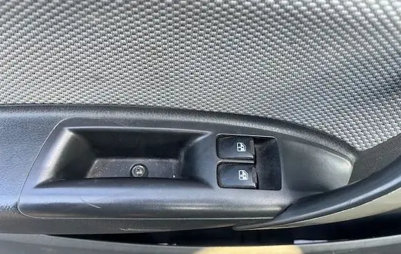 Chevrolet Aveo Electric window control switch 