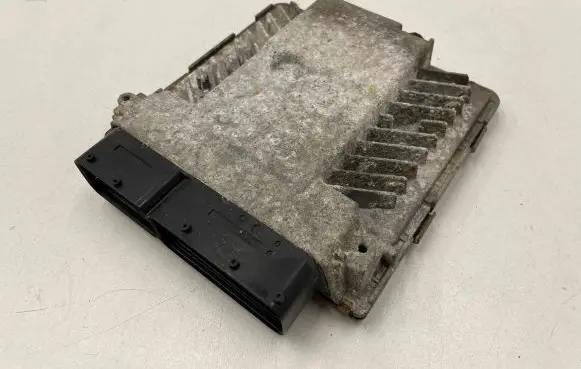Volkswagen PASSAT B6 Engine control unit/module 5wp45600aa