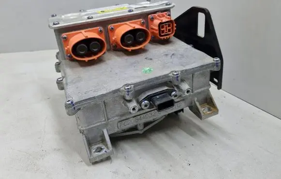 Dacia Spring Voltage converter inverter 290105423R U005866 EC2064A