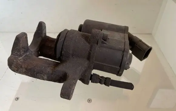 Audi A6 S6 C6 4F Rear brake caliper