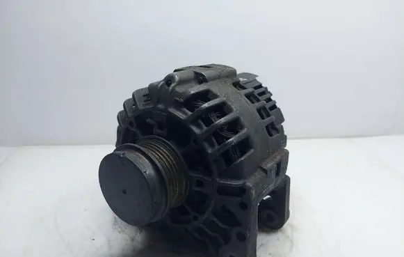 Volkswagen PASSAT B5 Generator/alternator 158396KASACJ