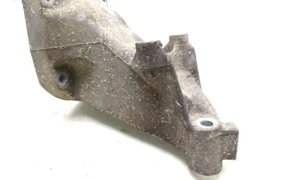 Mercedes-Benz E W211 Engine mounting bracket A6112230704
