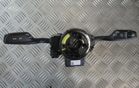 Alfa Romeo Stelvio Tailgate/trunk/boot open switch 01561468470
