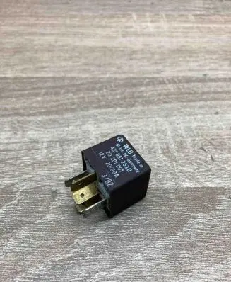 Audi A4 S4 B5 8D Other relay 431951253D 20201001