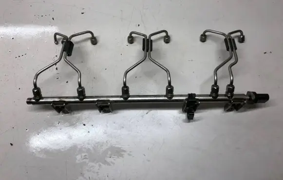 BMW 5 GT F07 Fuel main line pipe 7620946
