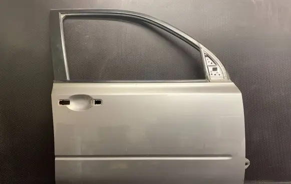 Nissan X-Trail T31 Front door