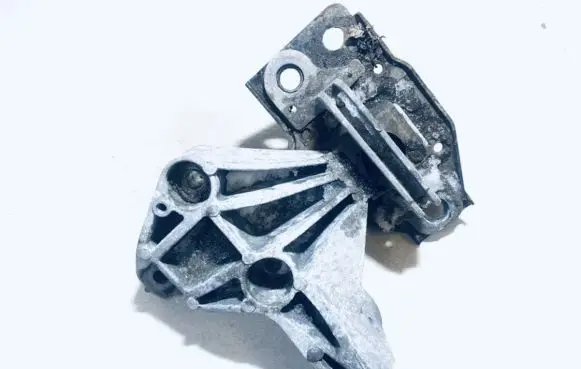 Nissan Qashqai Engine mount bracket 11210jd500 dd130609