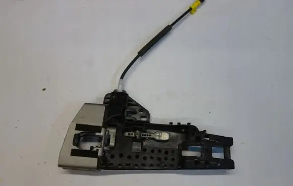 Audi A8 S8 D4 4H Front door exterior handle/bracket 4H1837885