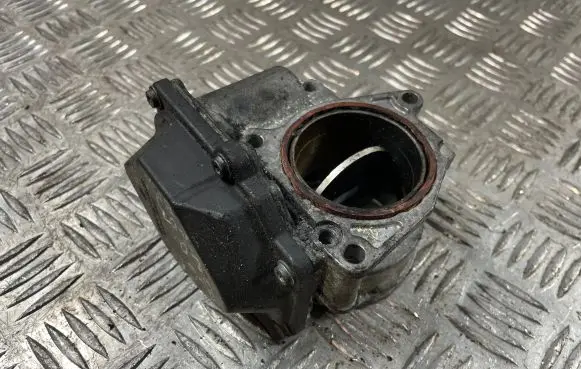 Volkswagen PASSAT B6 Throttle valve 03G128063G