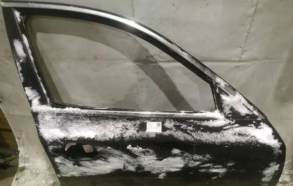 BMW 5 E60 E61 Front door juodos