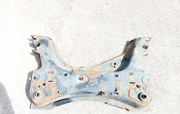 Nissan Note (E11) Front subframe