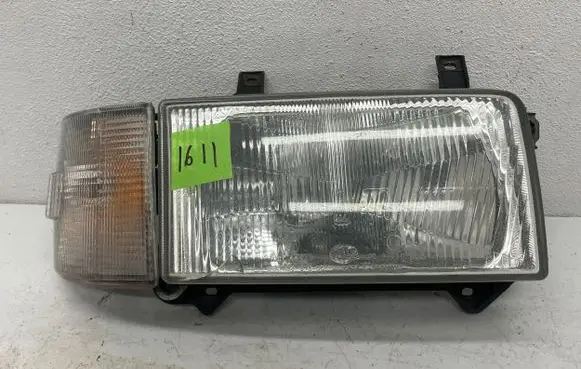Volkswagen Transporter - Caravelle T4 Headlight/headlamp 13635200