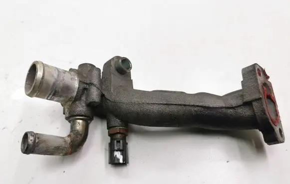 Engine coolant pipe/hose