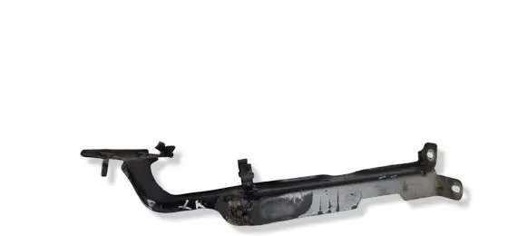 Audi A4 S4 B8 8K Fender mounting bracket 8K0821135