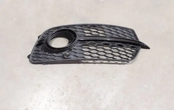 Audi Q5 SQ5 8R Front fog light trim/grill 8R0807682N