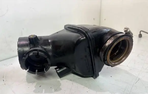 Mercedes-Benz B W246 W242 Air intake duct part A6510900509
