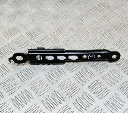 Toyota RAV 4 (XA40) Seat belt height adjuster 