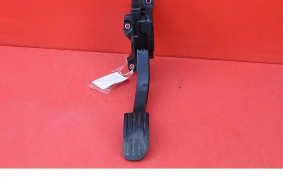 Volvo V70 Accelerator throttle pedal 6G92-9F836-AD