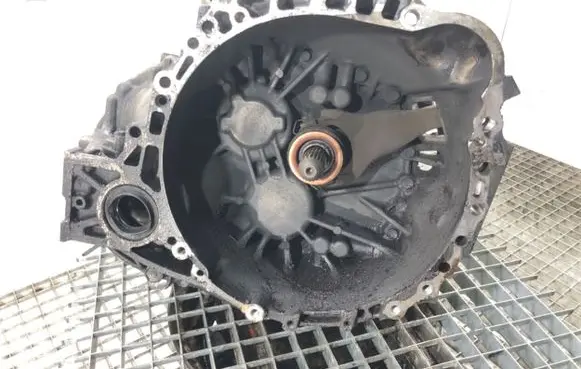 Manual 5 speed gearbox