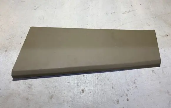 Land Rover Discovery 4 - LR4 (B) pillar trim (bottom) EMG500290 A073159 632240032