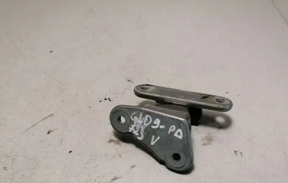 Mercedes-Benz GL X164 Front door upper hinge