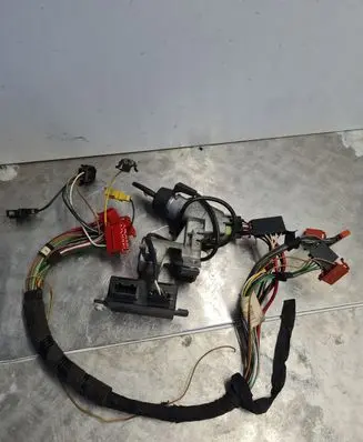 Volkswagen Transporter - Caravelle T4 Ignition lock 701905851 6H0953257
