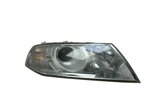 Skoda Octavia Mk2 (1Z) Headlight/headlamp E8203577 PPTD40