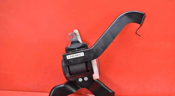 Honda CR-V Front seatbelt 6073772