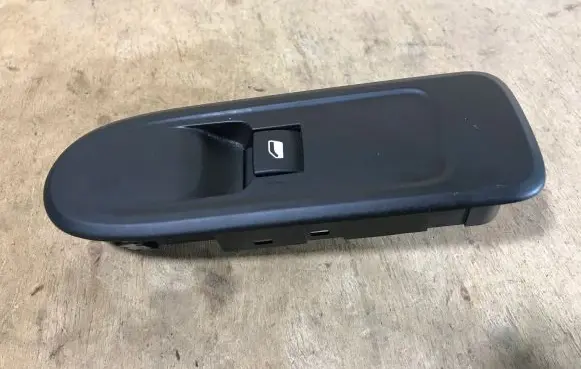Peugeot 508 Electric window control switch 98026388ZD 28340833