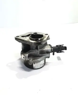 Dacia Duster Vacuum pump 7006730303 8201005306 12T3232099