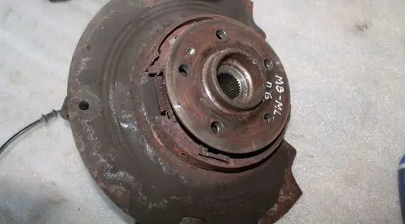 Mercedes-Benz ML W163 Rear wheel hub