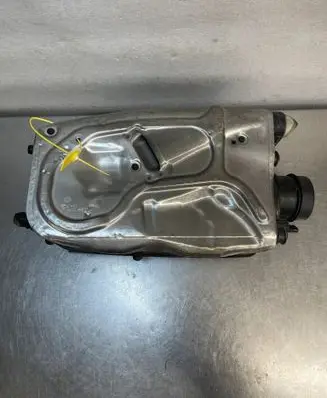 Mercedes-Benz C W204 Air filter box cover DOMERCEDESW204W212