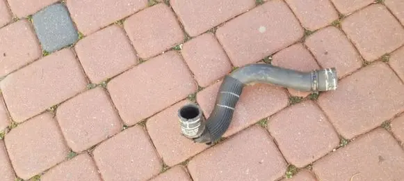 Opel Zafira A Engine coolant pipe/hose 13223885