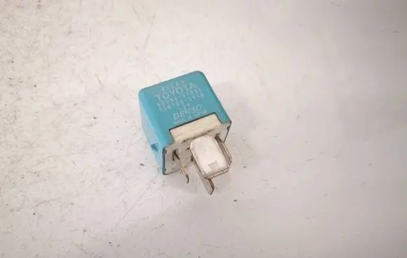 Toyota Avensis T250 Other relay 9008087031
