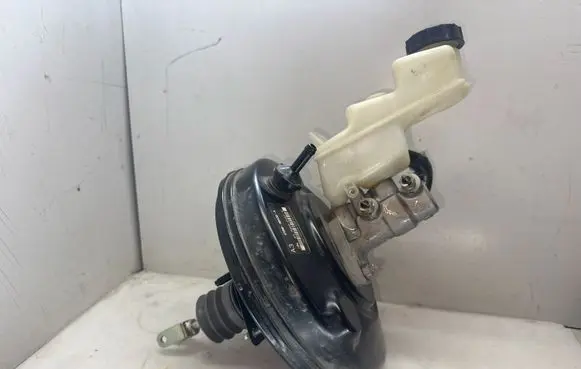 Toyota Yaris Brake booster 472000DA30A