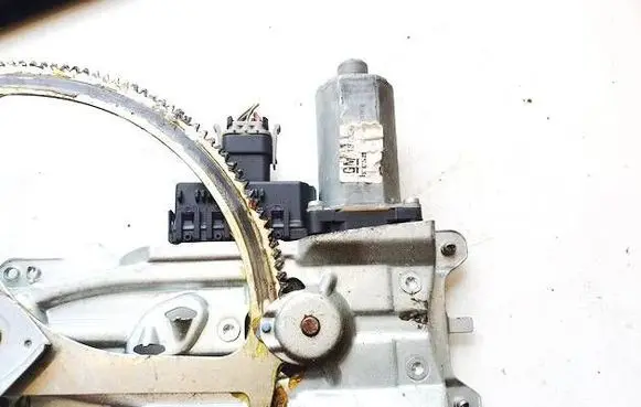 Opel Zafira B Front door window regulator motor 994886101